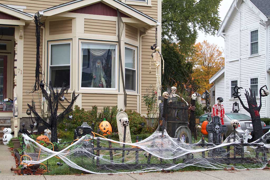 THERE ARE MORE spooks in this yard than we care to think about. Have a great Halloween! (Donna Larsson Photo)