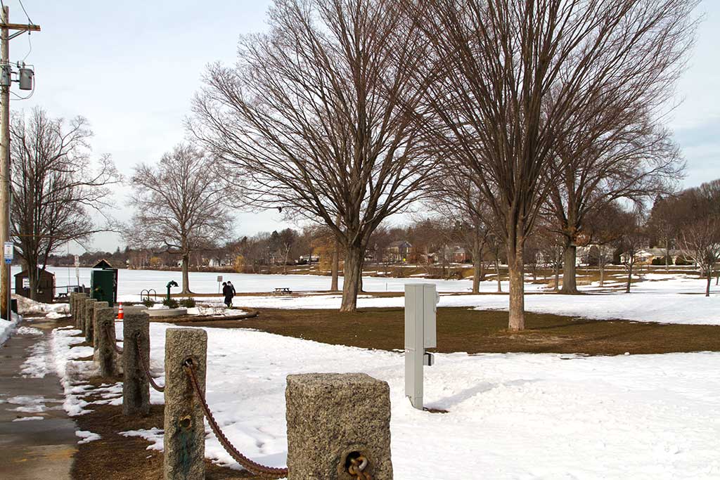 THE WARMER WEATHER WILL continue to melt the snow Wakefield's had on the ground this winter. This is a shot of the Veterans Memorial Common. (Donna Larsson Photo)