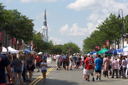 THE MIDDLE OF MAIN STREET was transformed into a pedestrian walkway during Saturday’s Festival Italia. More photos appear in today’s issue. (Donna Larsson Photo)