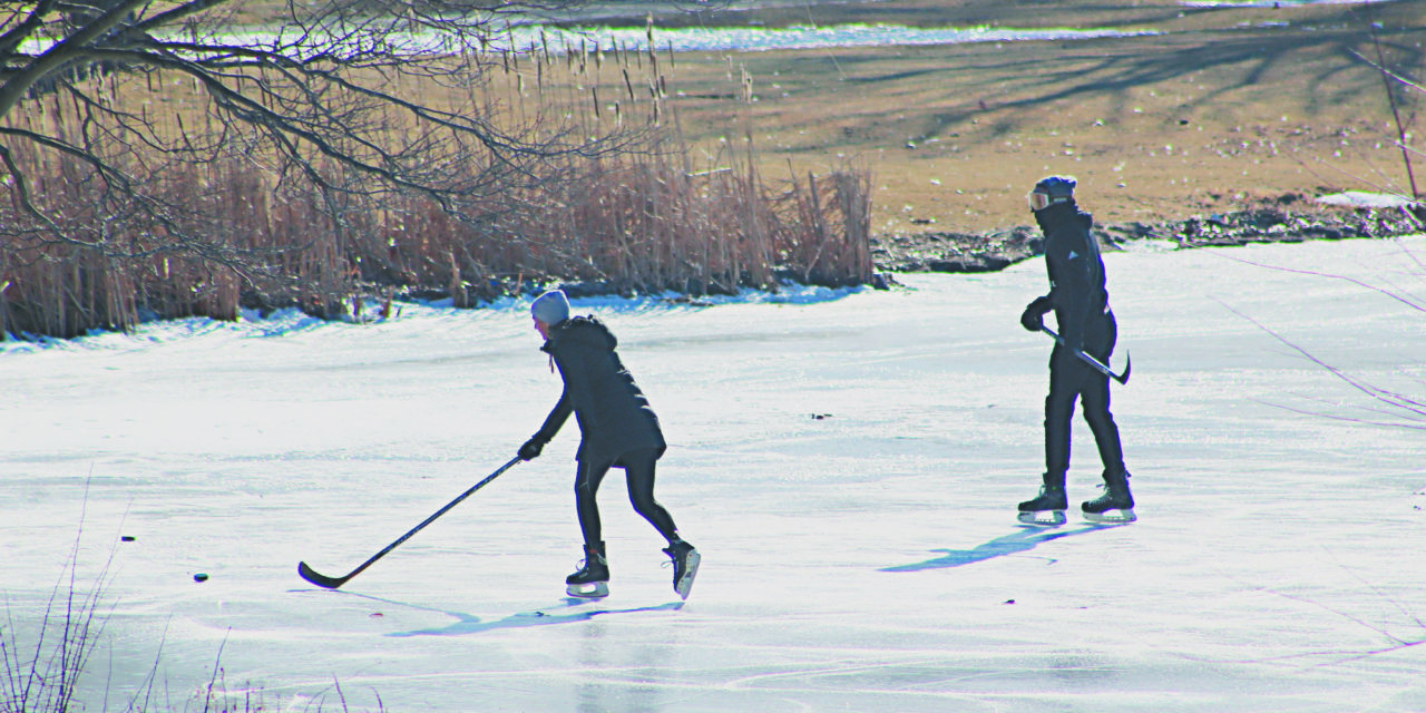 PHOTO: Pond hockey
