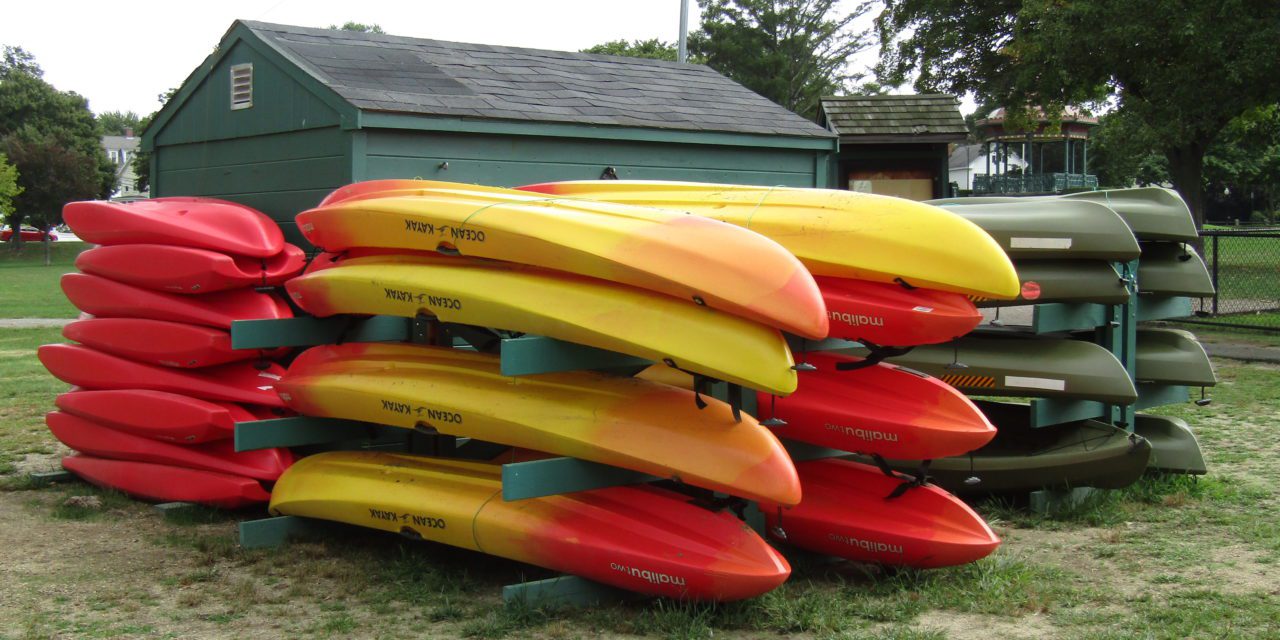 PHOTO:Kayak stack