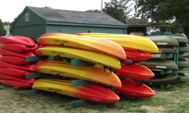 PHOTO:Kayak stack