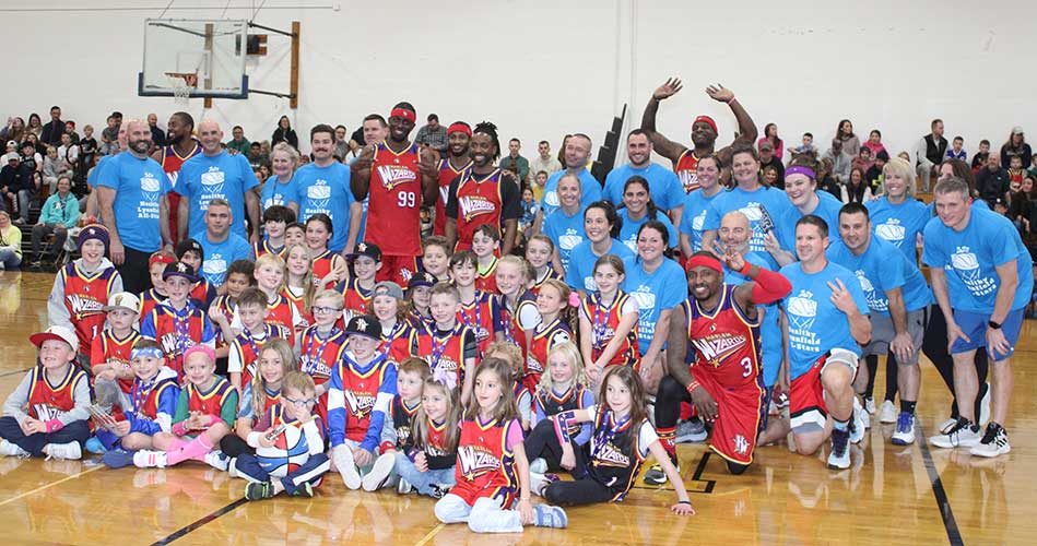 Harlem Wizards thrill crowd at AHL charity game