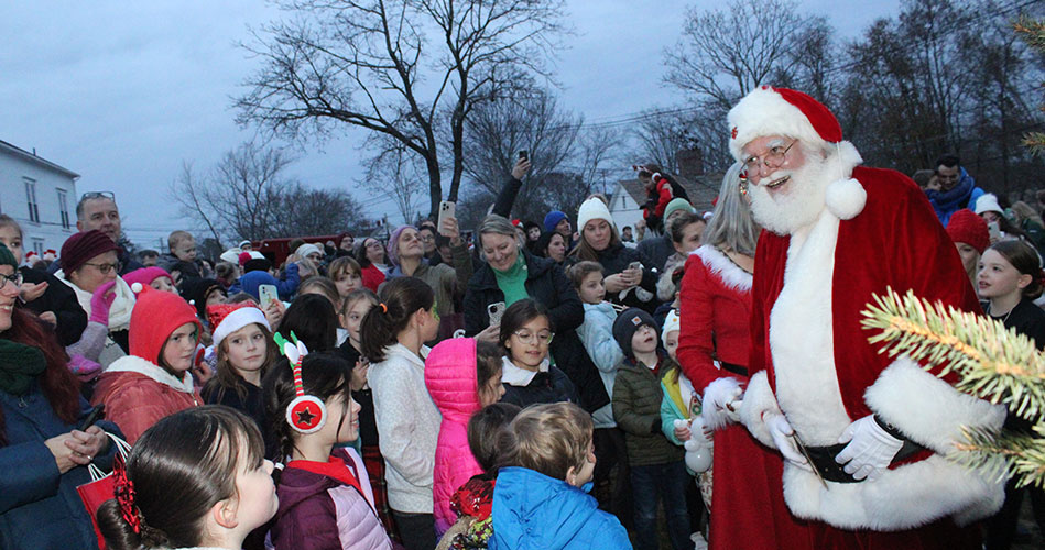 Scenes from 18th annual RNR Chamber of Commerce Holiday Tree Lighting