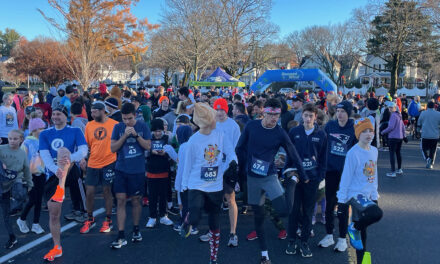 Over 700 runners descend on Lake Quannapowitt for Turkey Trot and Fun Run