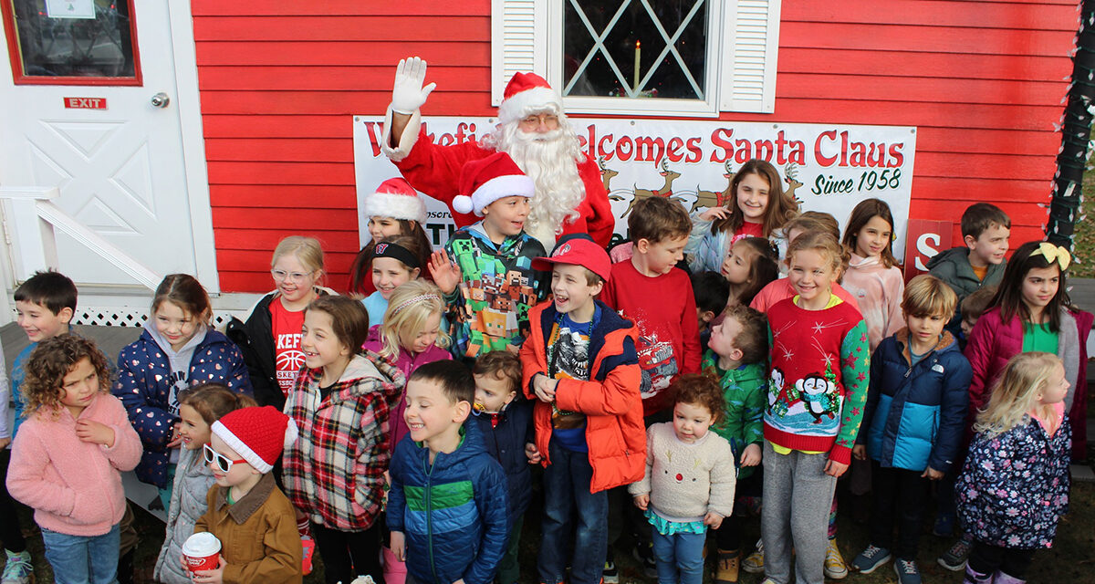 Crowd greets Santa’s arrival