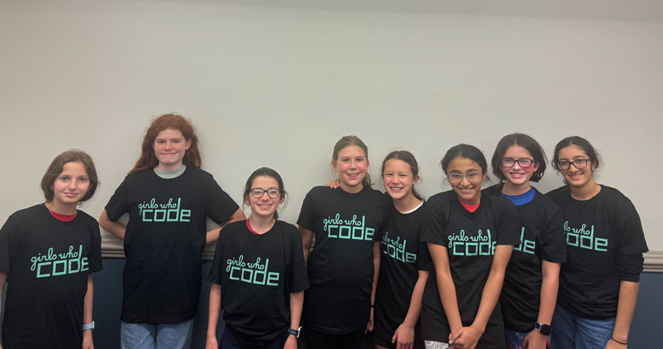 Yes, girls code too!