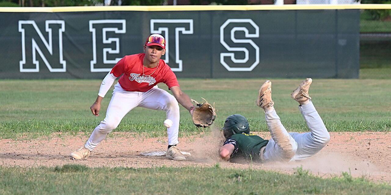 Townies shut out Wilmington in playoffs, get ready for finals against North Reading