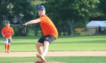 Unknowns sweep season series against Loafers with 10-3 victory