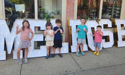 Young Melrosians at the Summer Stroll