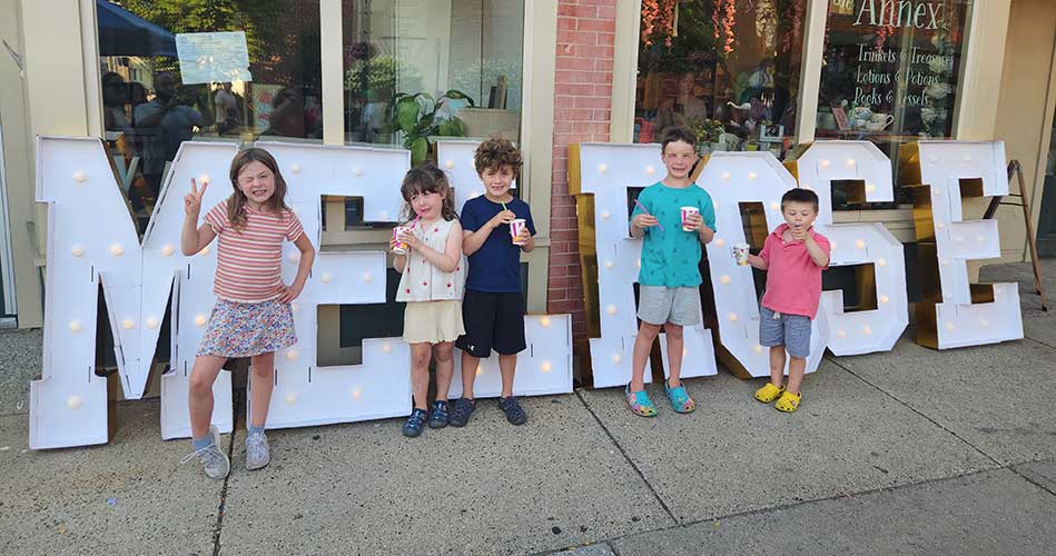 Young Melrosians at the Summer Stroll