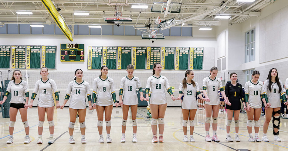 Volleyball team concludes season with a 3-0 win over Triton