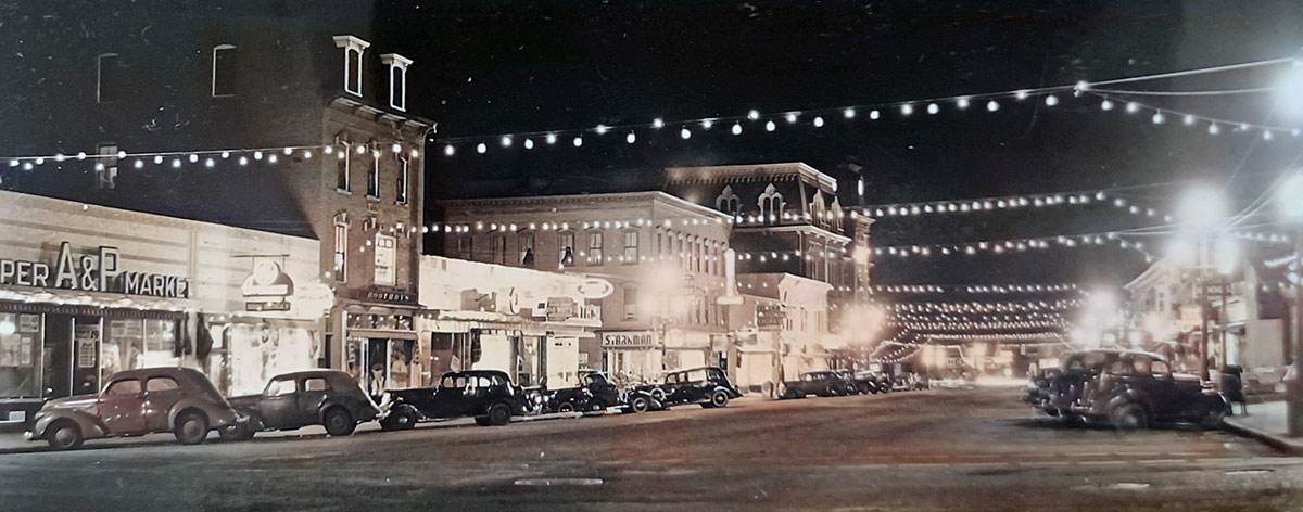 Throwback Thursday: Christmas in Wakefield Square December 1940